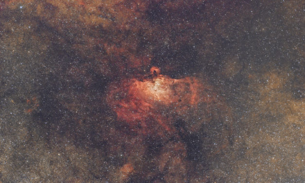 Nébuleuse de l’Aigle (M16) et son voisinage proche en pleine Voie Lactée