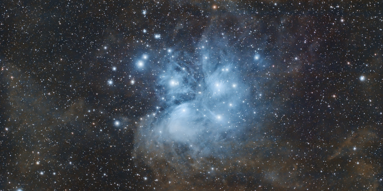 Les Pléaides (M45) accompagnées des nébulosités (IFN) voisines